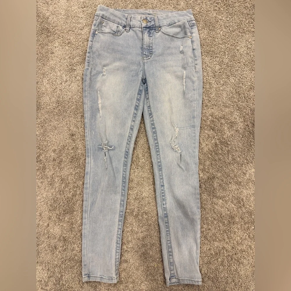 Seven7 Light Wash Distressed Skinny Jeans | Women's Size 8 | Stretch Denim